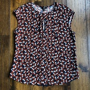 J. Crew Shattered Print Brown & Navy Capsleeve hidden button up top w keyhole